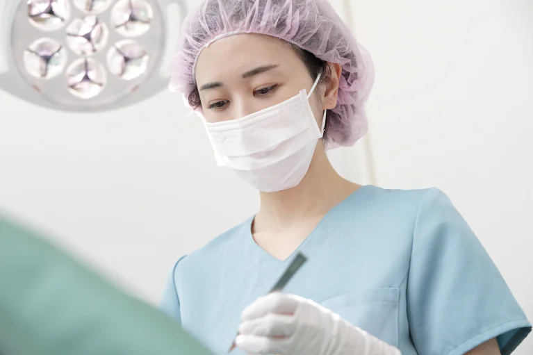日本形成外科学会専門医である女性医師